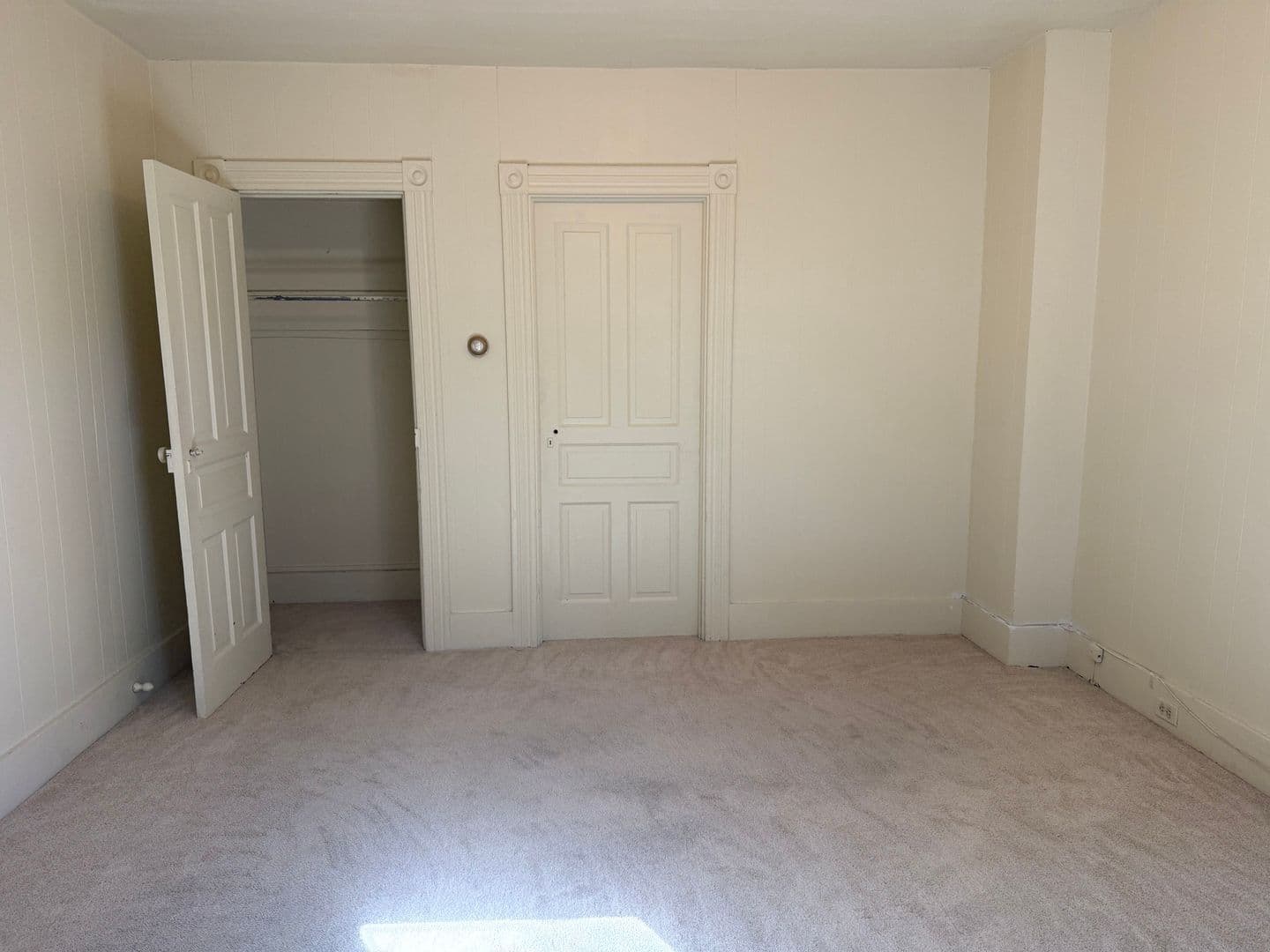 Lancaster House: 348 E. New St. Apt. 2