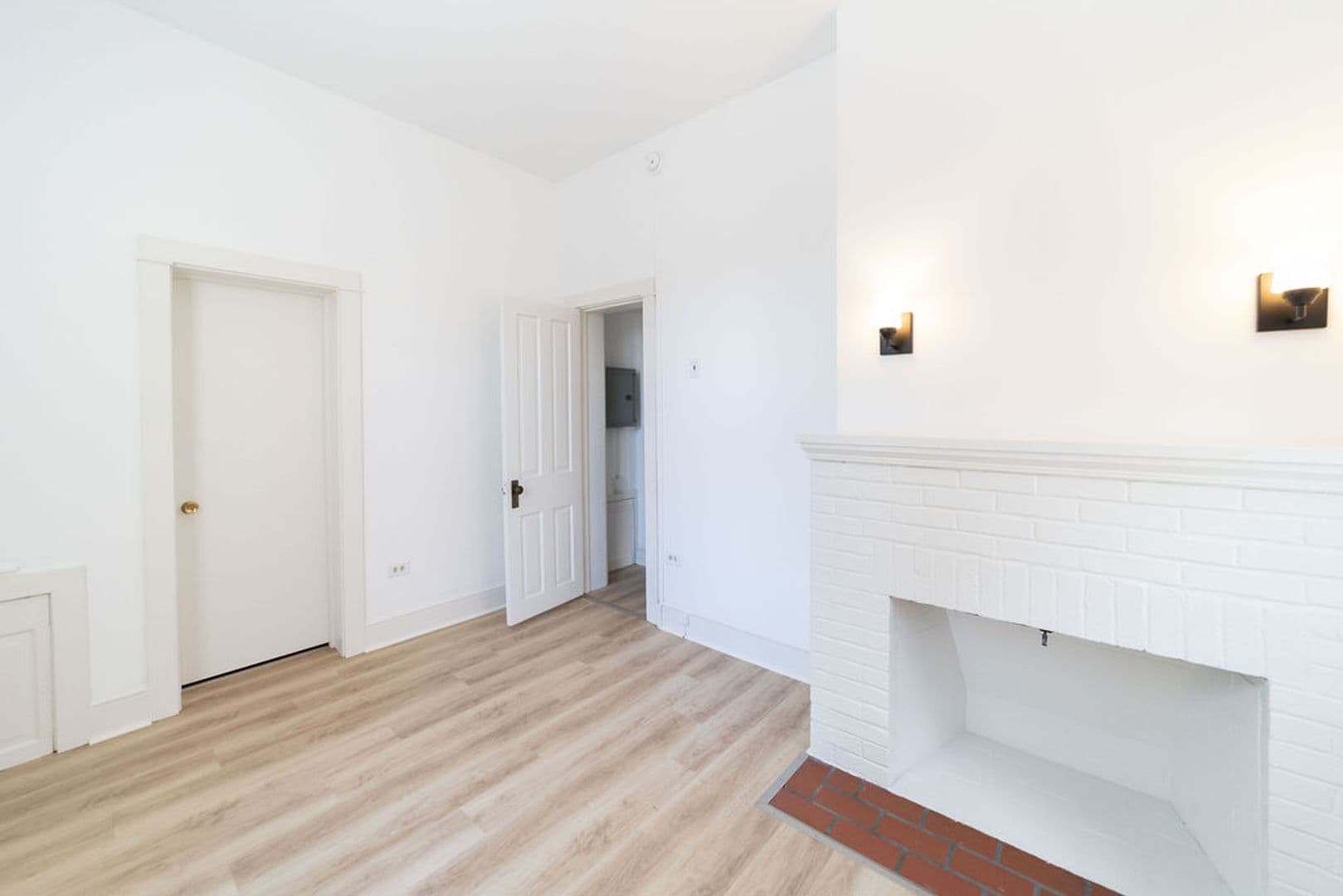 Lancaster Apartment: 238 E Orange St