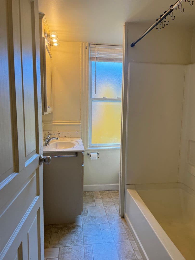 Lancaster House: 348 E. New St. Apt. 2