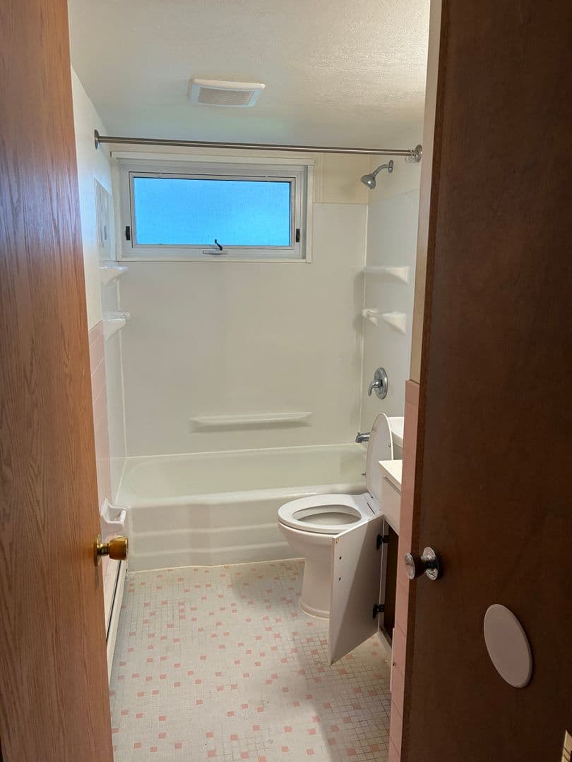 Rochester Apartment: 1933 3rd Ave NW