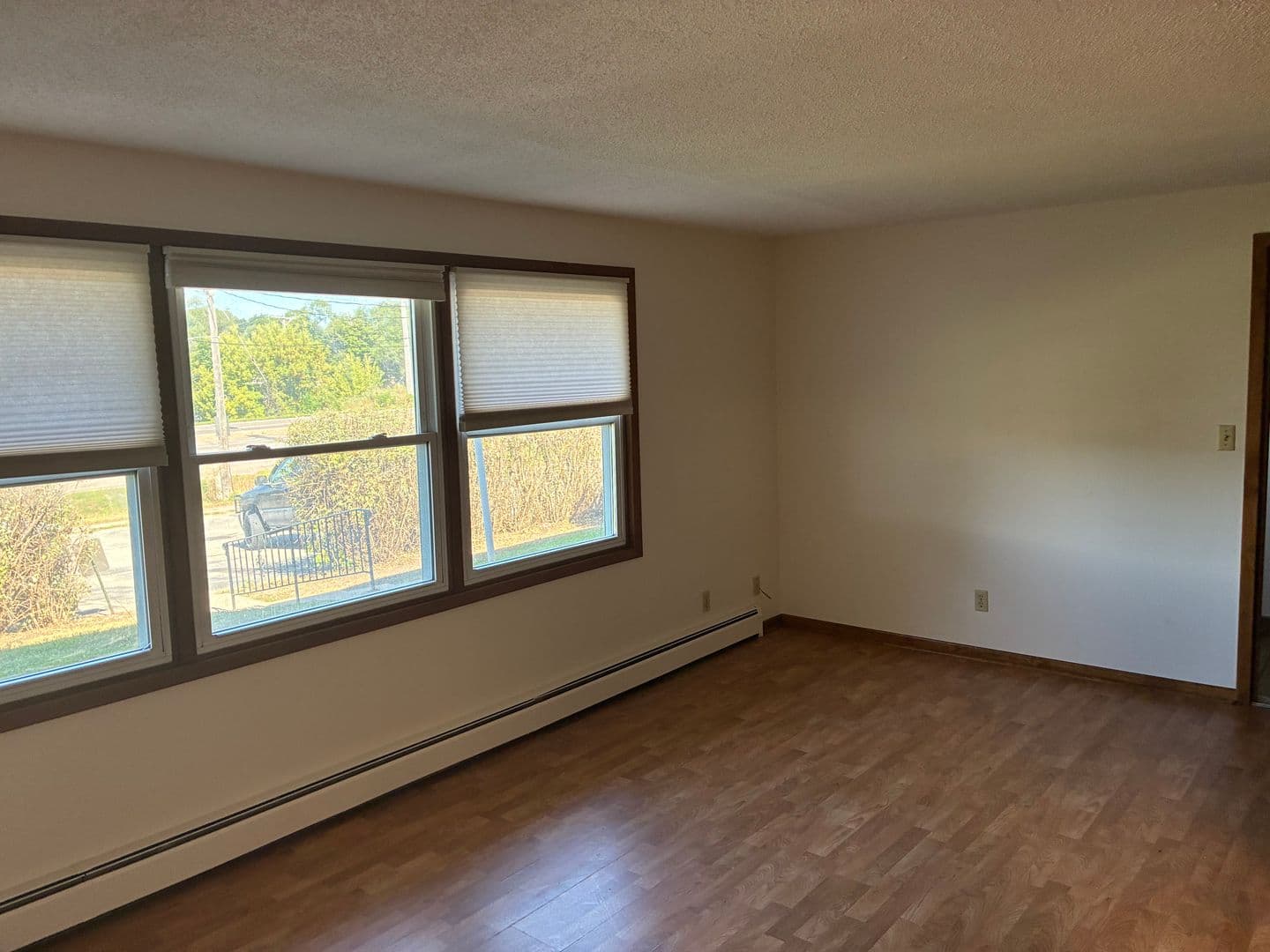 Rochester Apartment: 1933 3rd Ave NW
