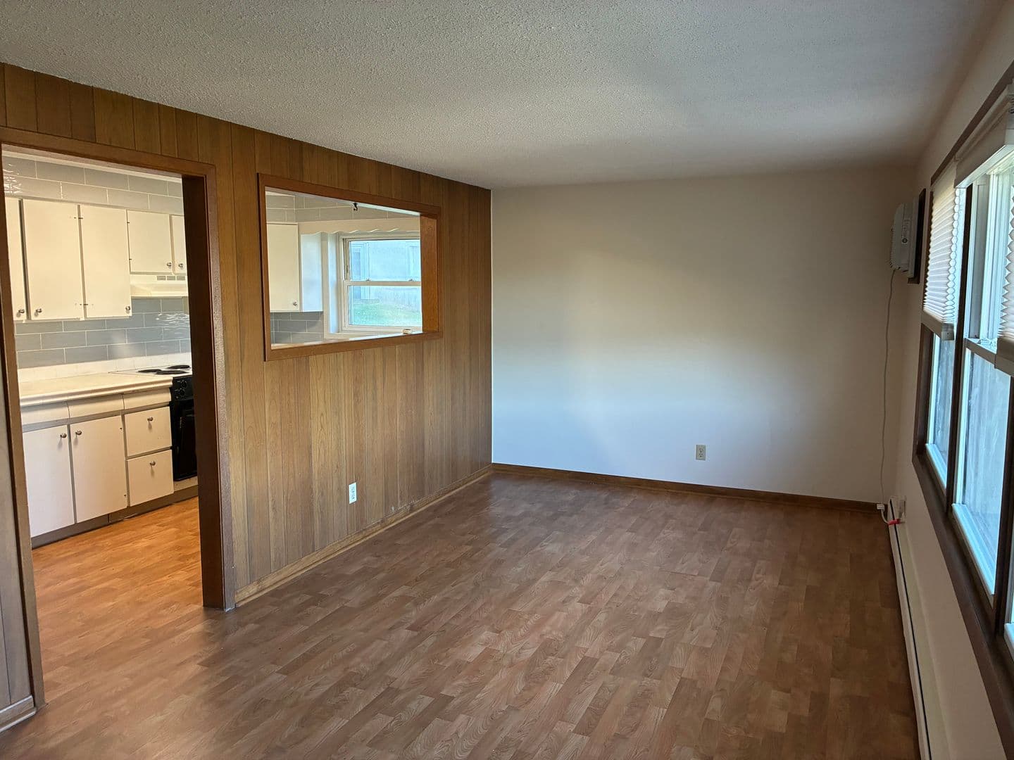 Rochester Apartment: 1933 3rd Ave NW