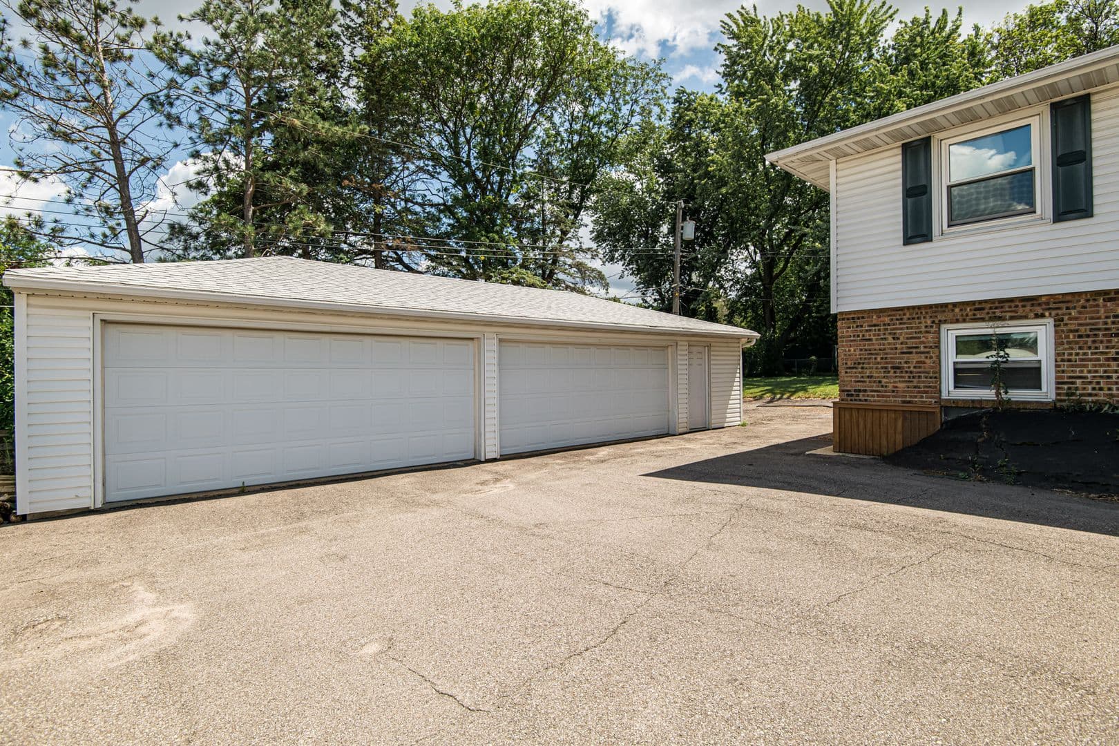 Rochester Apartment: 3906 18th Ave NW
