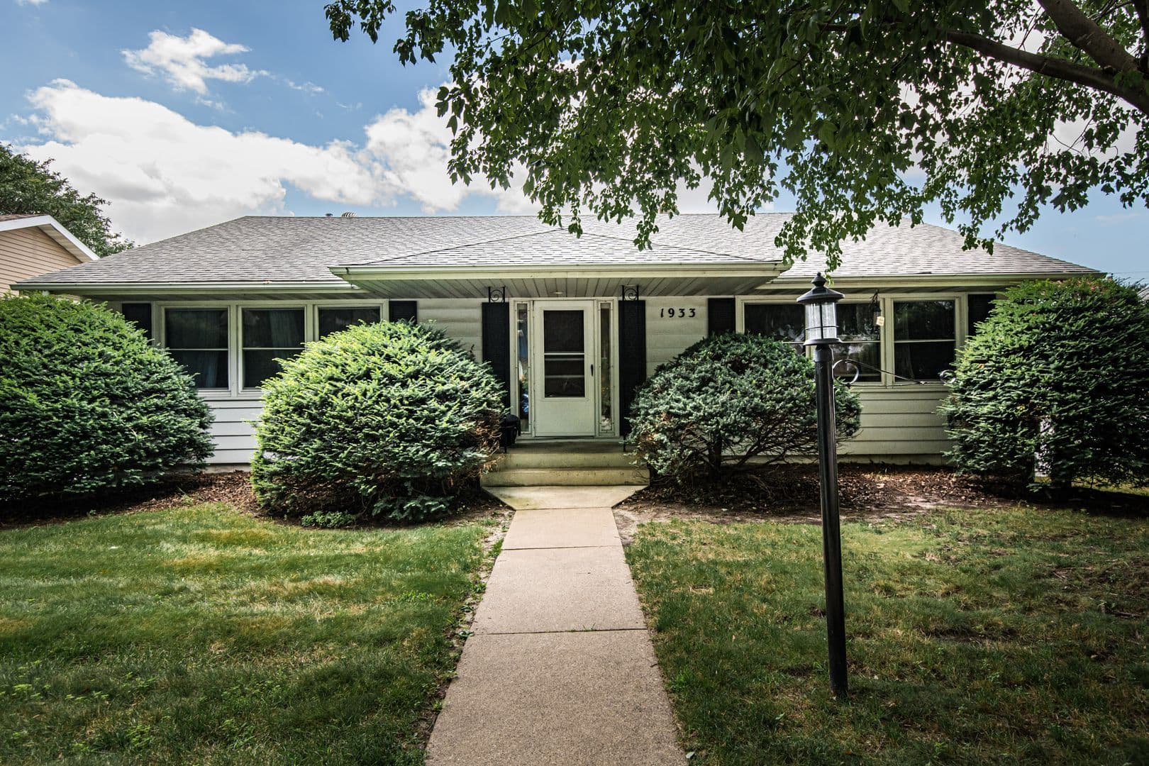 Rochester Apartment: 1933 3rd Ave NW