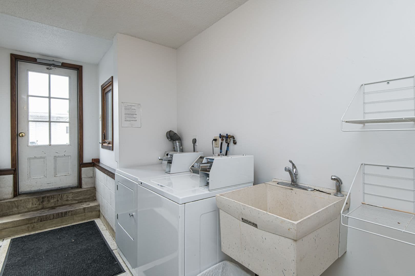 Rochester Apartment: 3906 18th Ave NW