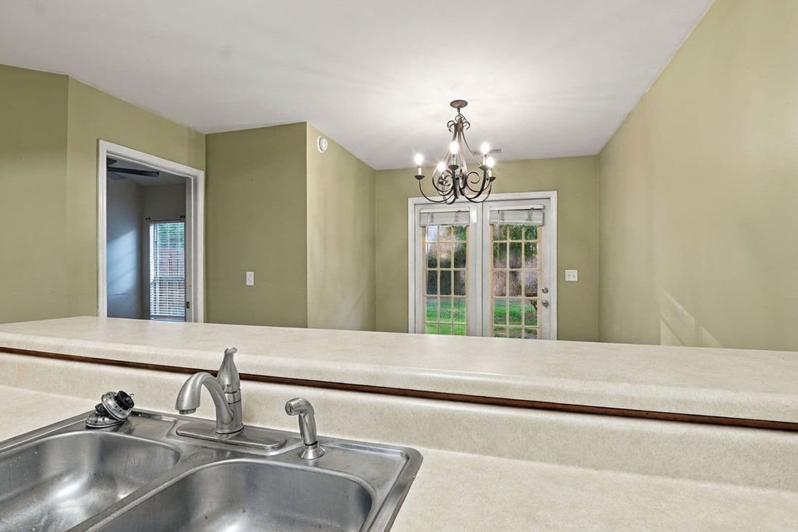 Bessemer House: 5891 Southwood Pkwy
