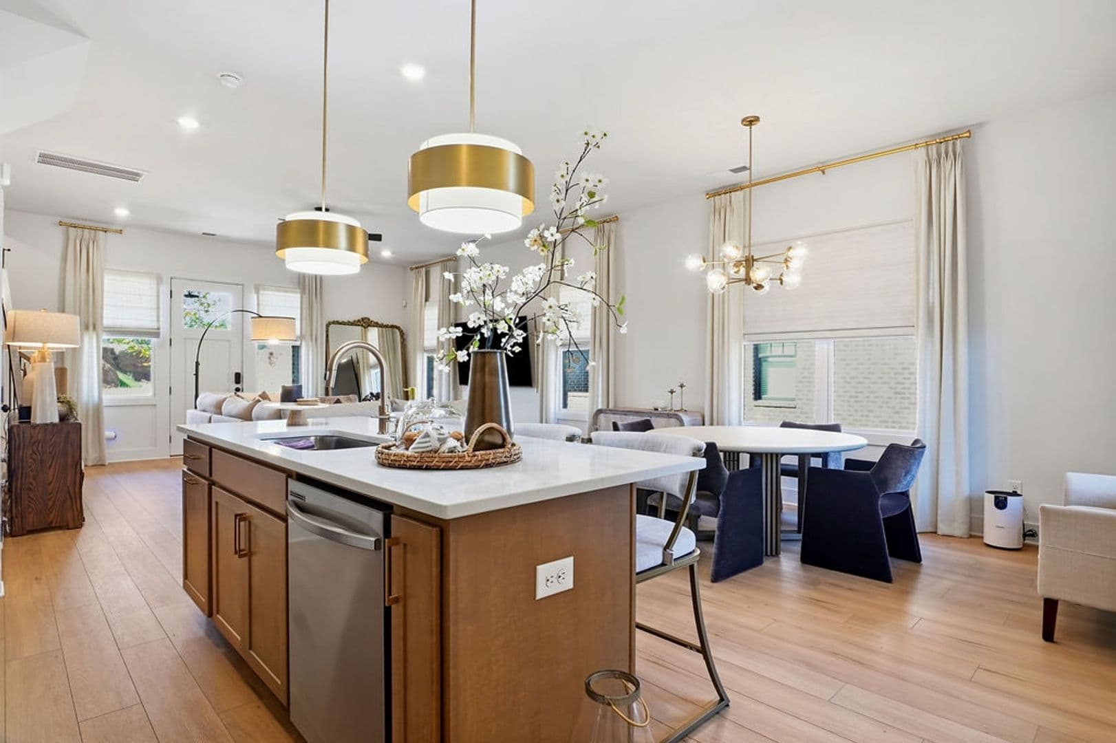 Hoover House: 4566 Everlee Parkway