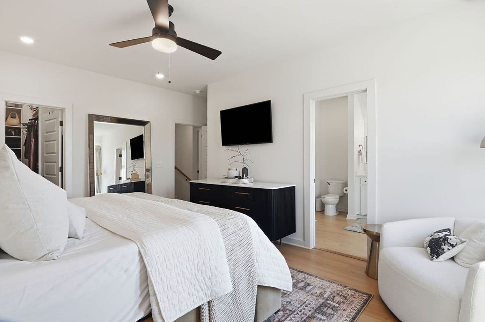 Hoover House: 4566 Everlee Parkway