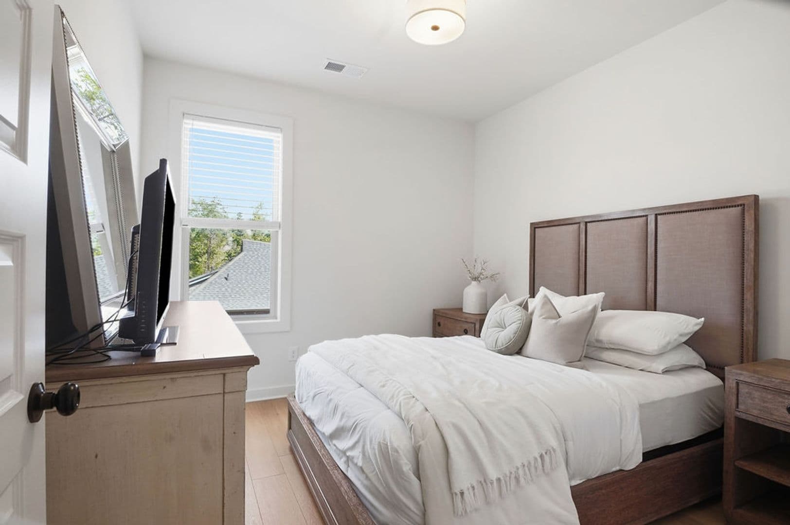 Hoover House: 4566 Everlee Parkway