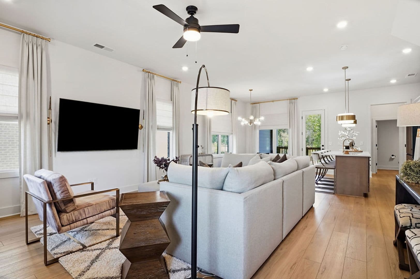 Hoover House: 4566 Everlee Parkway