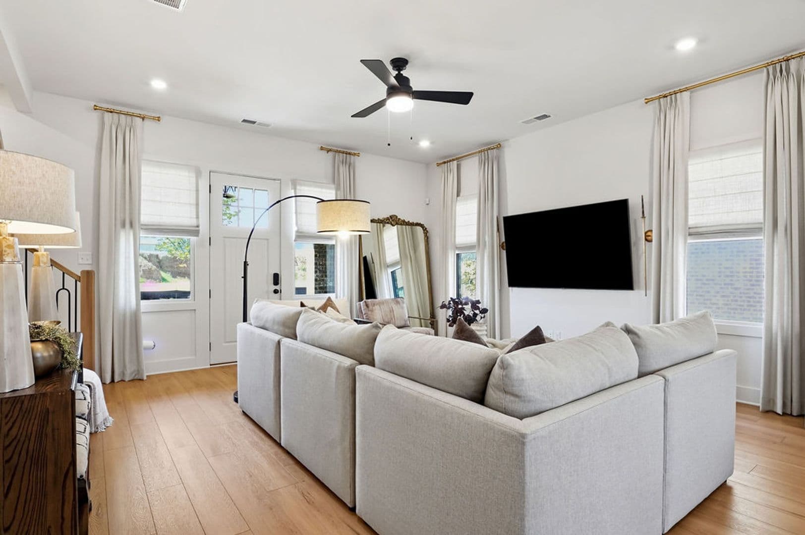 Hoover House: 4566 Everlee Parkway