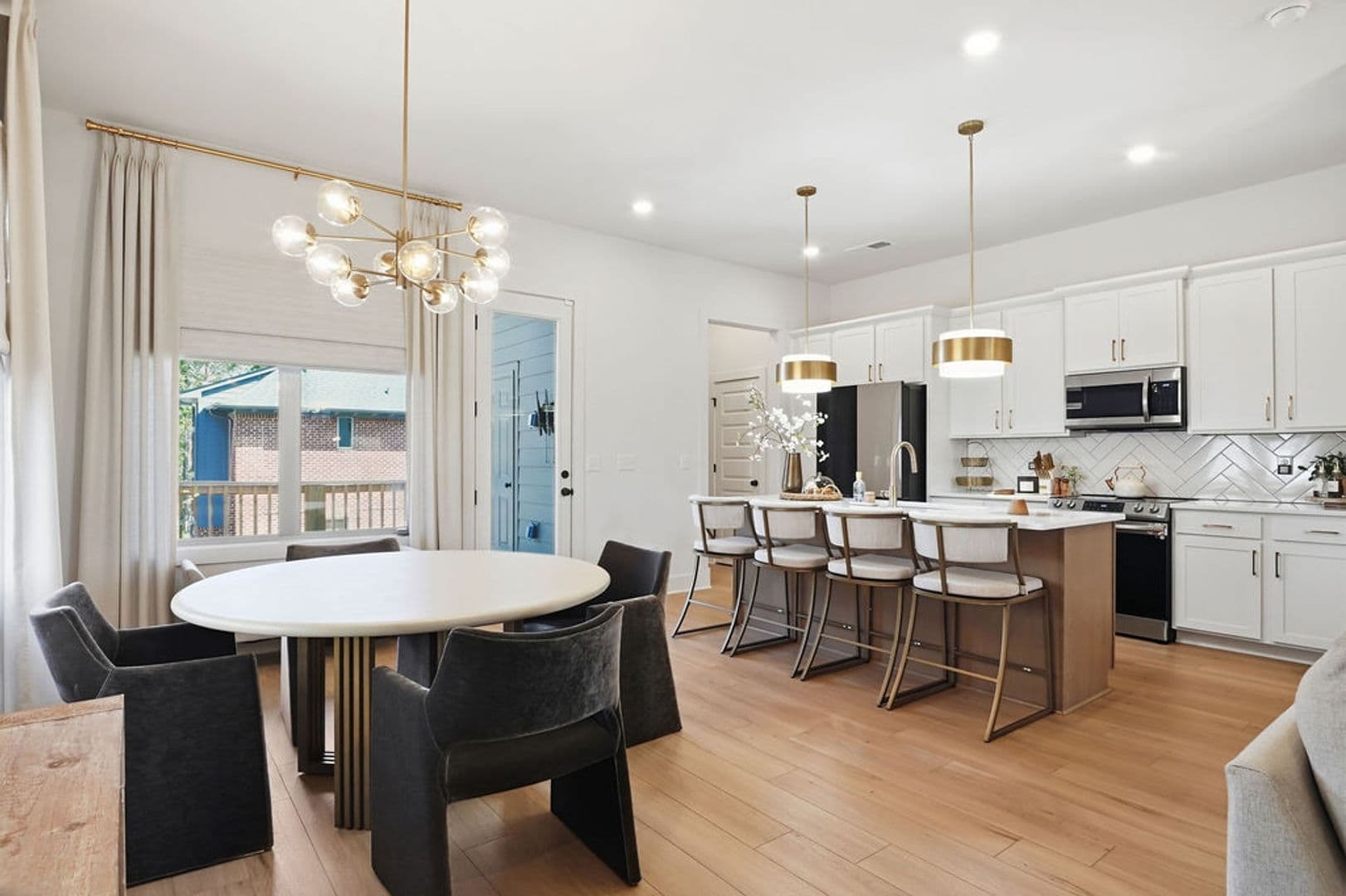 Hoover House: 4566 Everlee Parkway