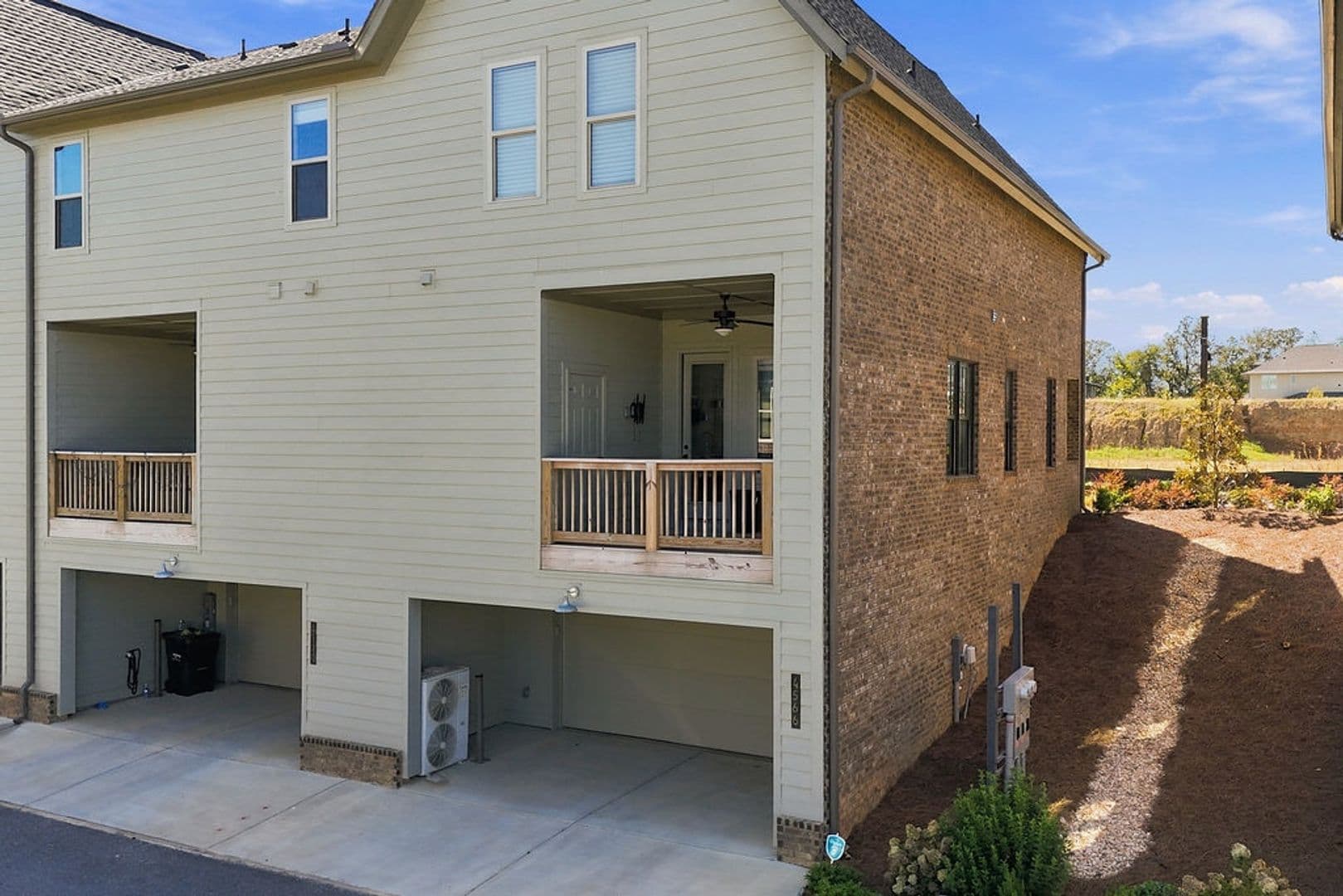 Hoover House: 4566 Everlee Parkway