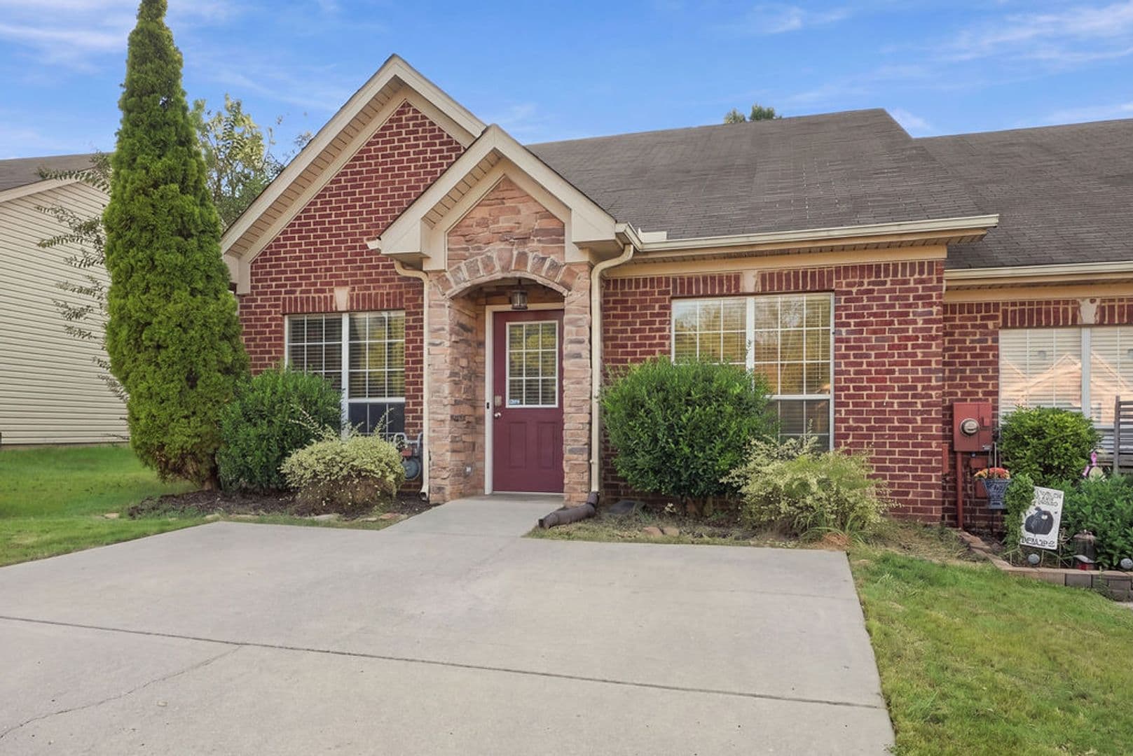 Bessemer House: 5891 Southwood Pkwy