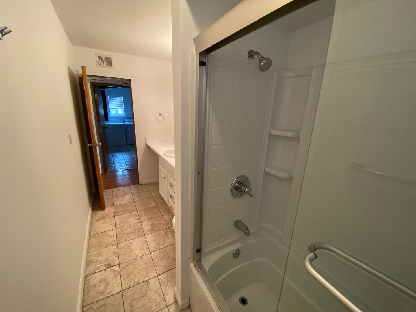 Columbus Apartment: 153 E 12th Ave