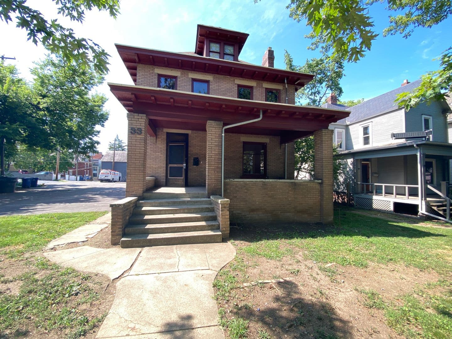 Columbus Apartment: 33 W Patterson Ave