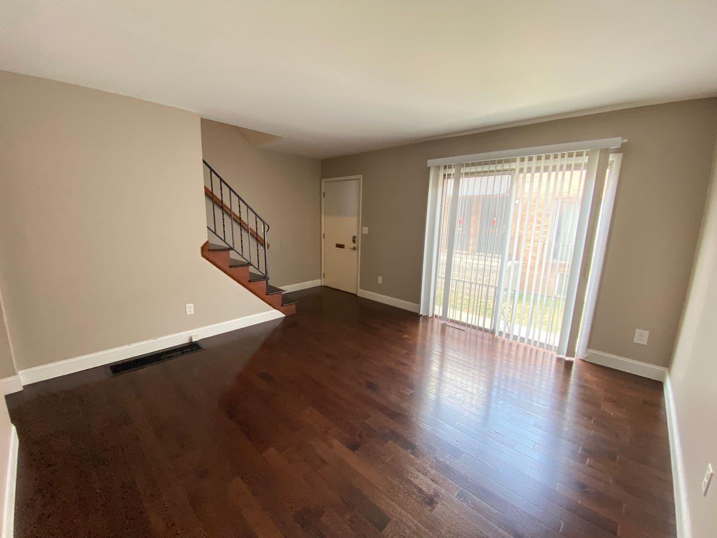 Columbus Apartment: 1444-1466 Worthington St