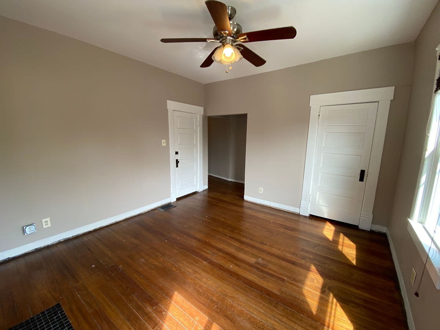 Columbus Apartment: 486 W 4th Ave