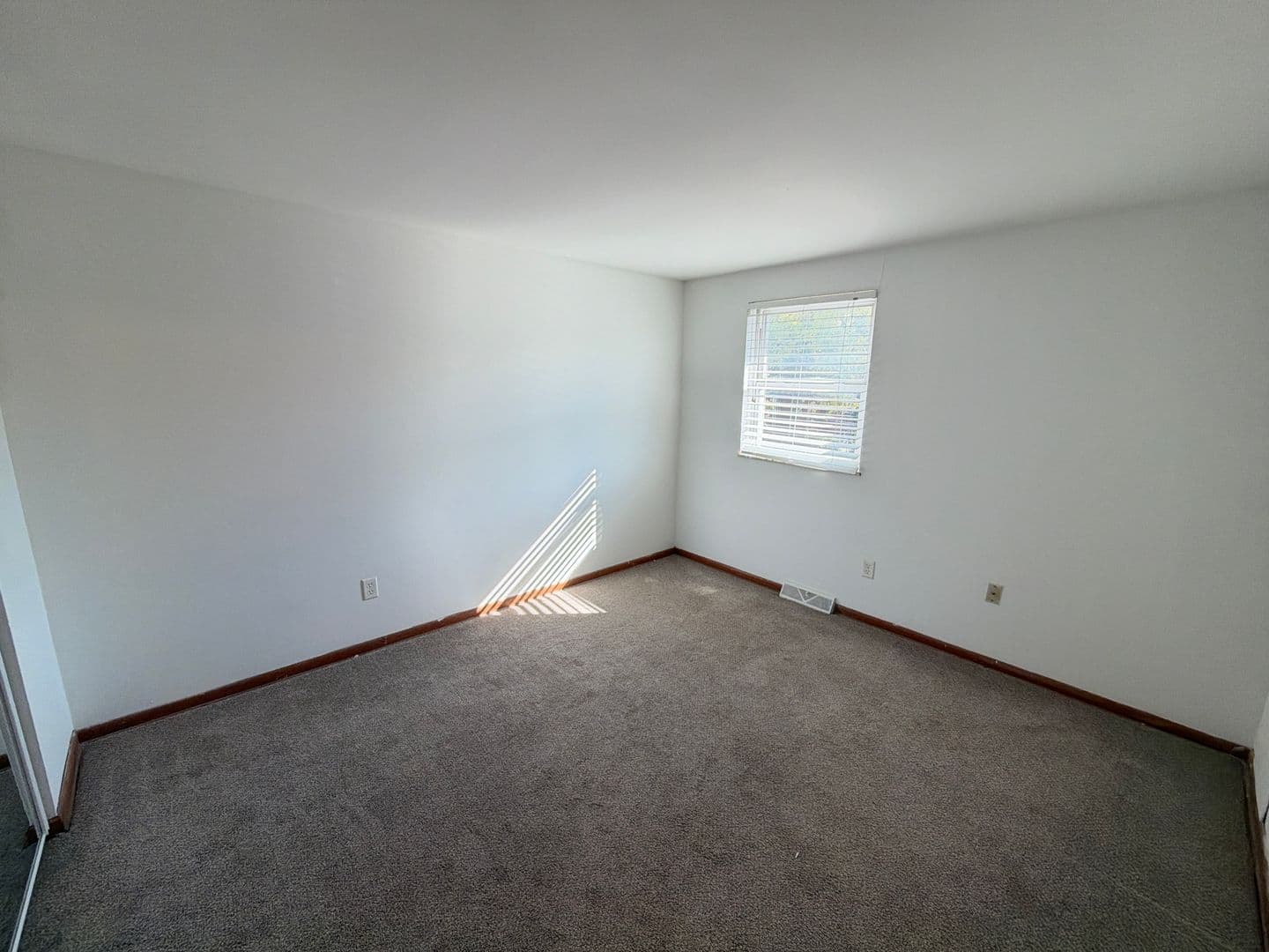 Columbus Apartment: 1444-1466 Worthington St