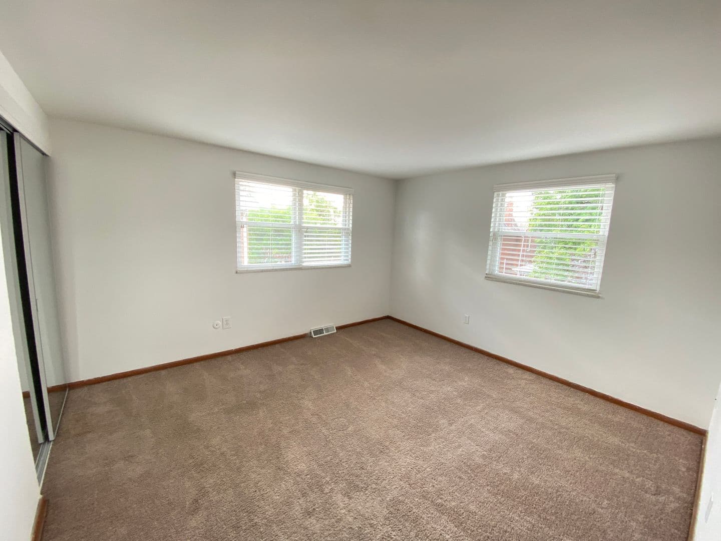 Columbus Apartment: 1444-1466 Worthington St
