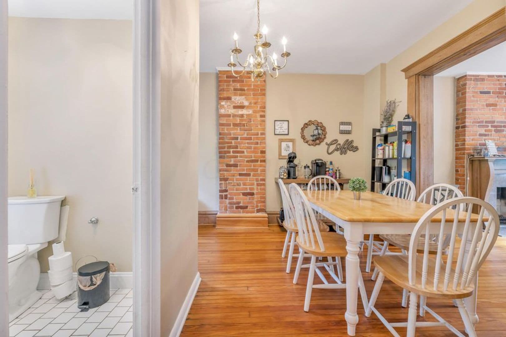 Columbus Apartment: 1497 Belmont Pl