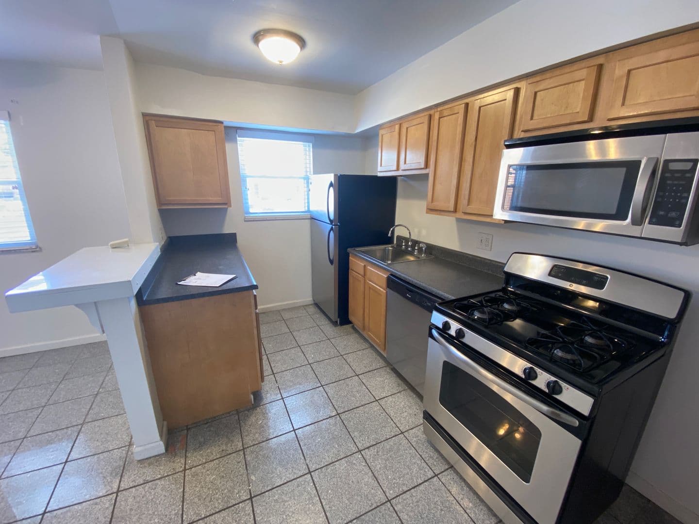 Columbus Apartment: 1451-1461 Worthington St