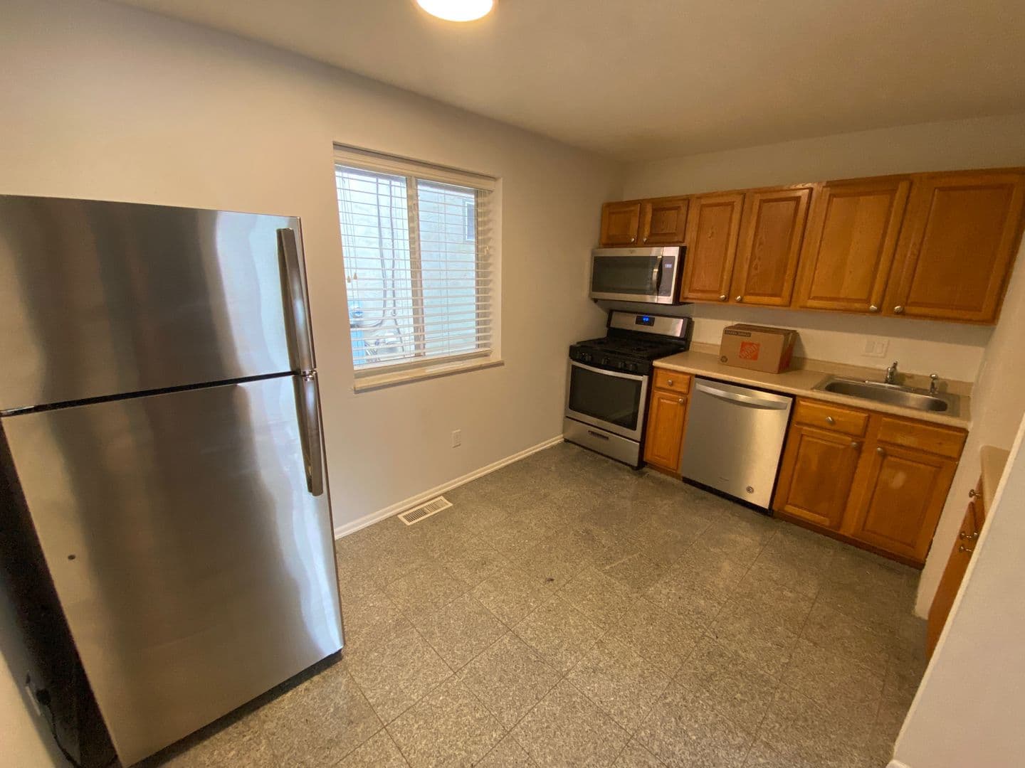 Columbus Apartment: 107-121 E 14th Ave