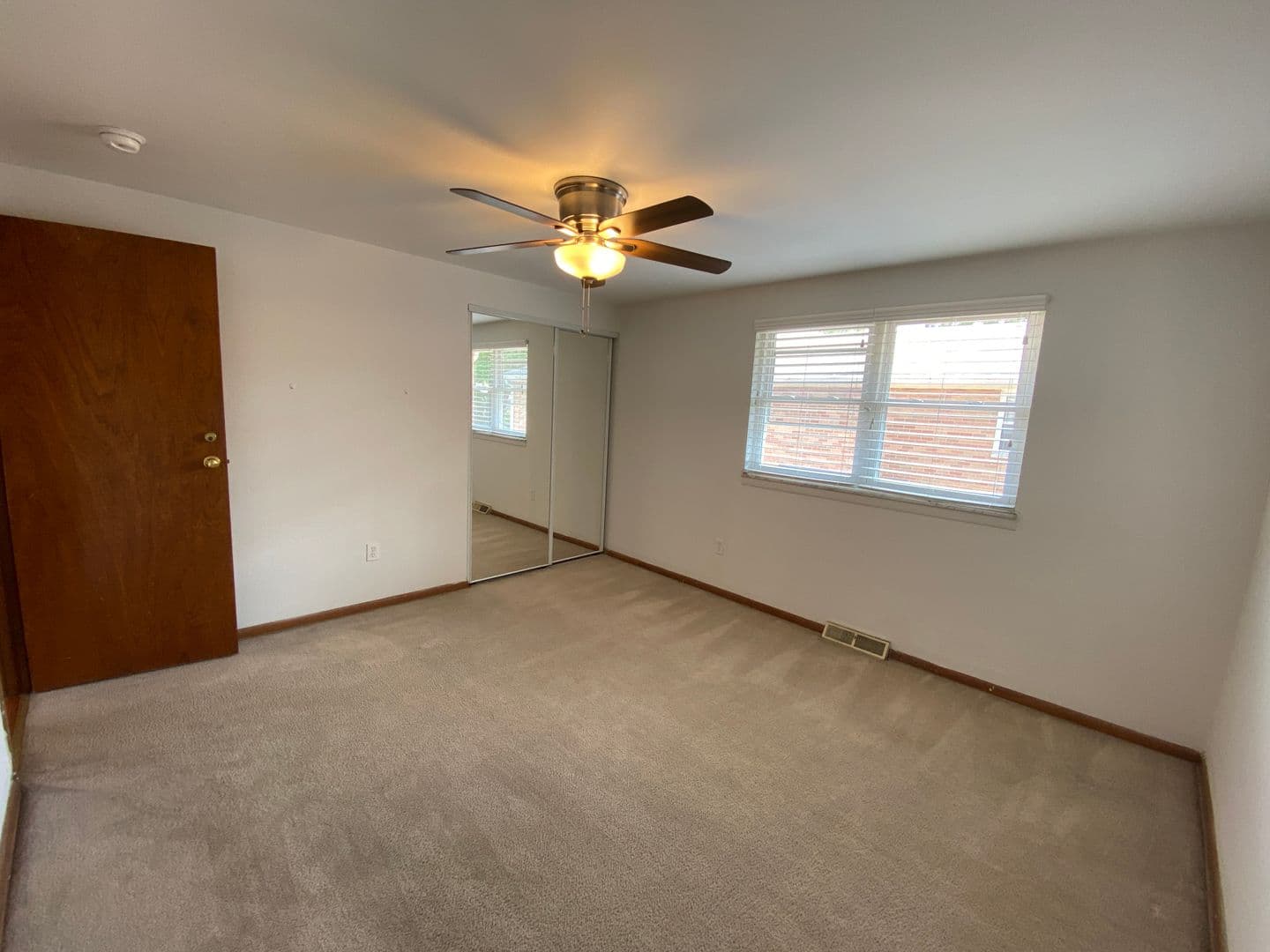 Columbus Apartment: 1444-1466 Worthington St