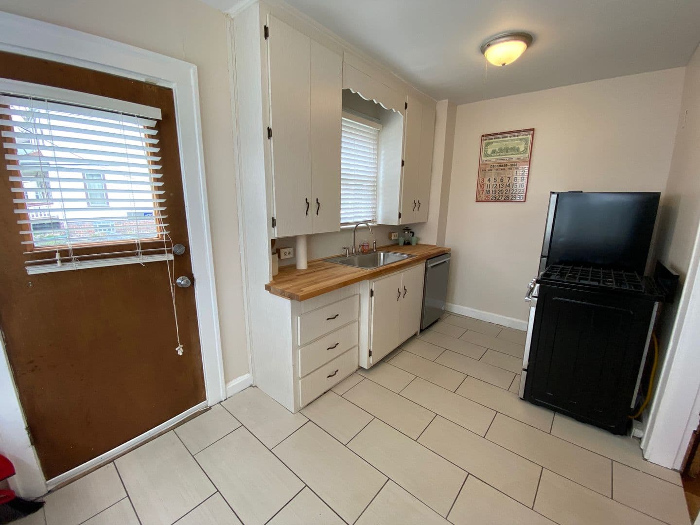 Columbus Apartment: 72 W Patterson Ave