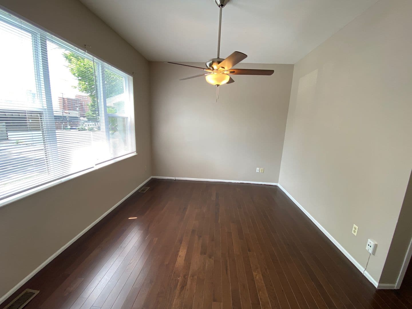 Columbus Apartment: 32 W Norwich Ave