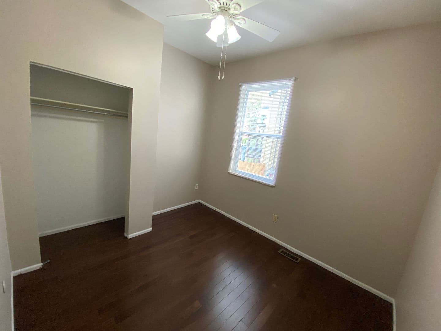 Columbus Apartment: 32 W Norwich Ave