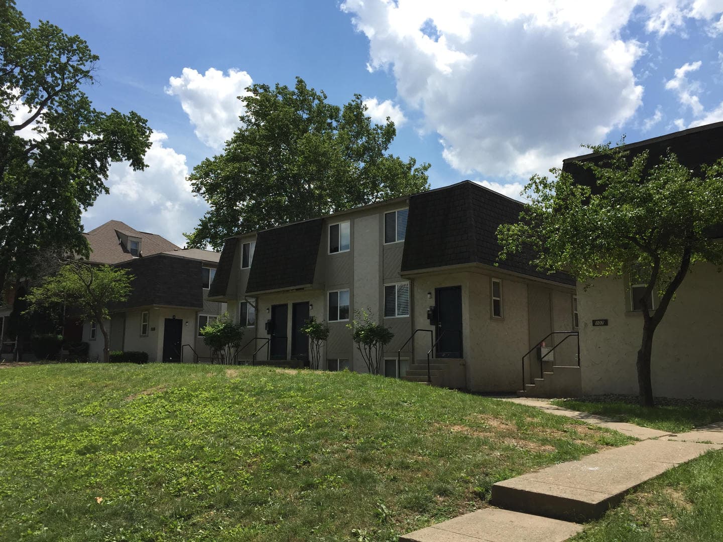 Columbus Apartment: 107-121 E 14th Ave