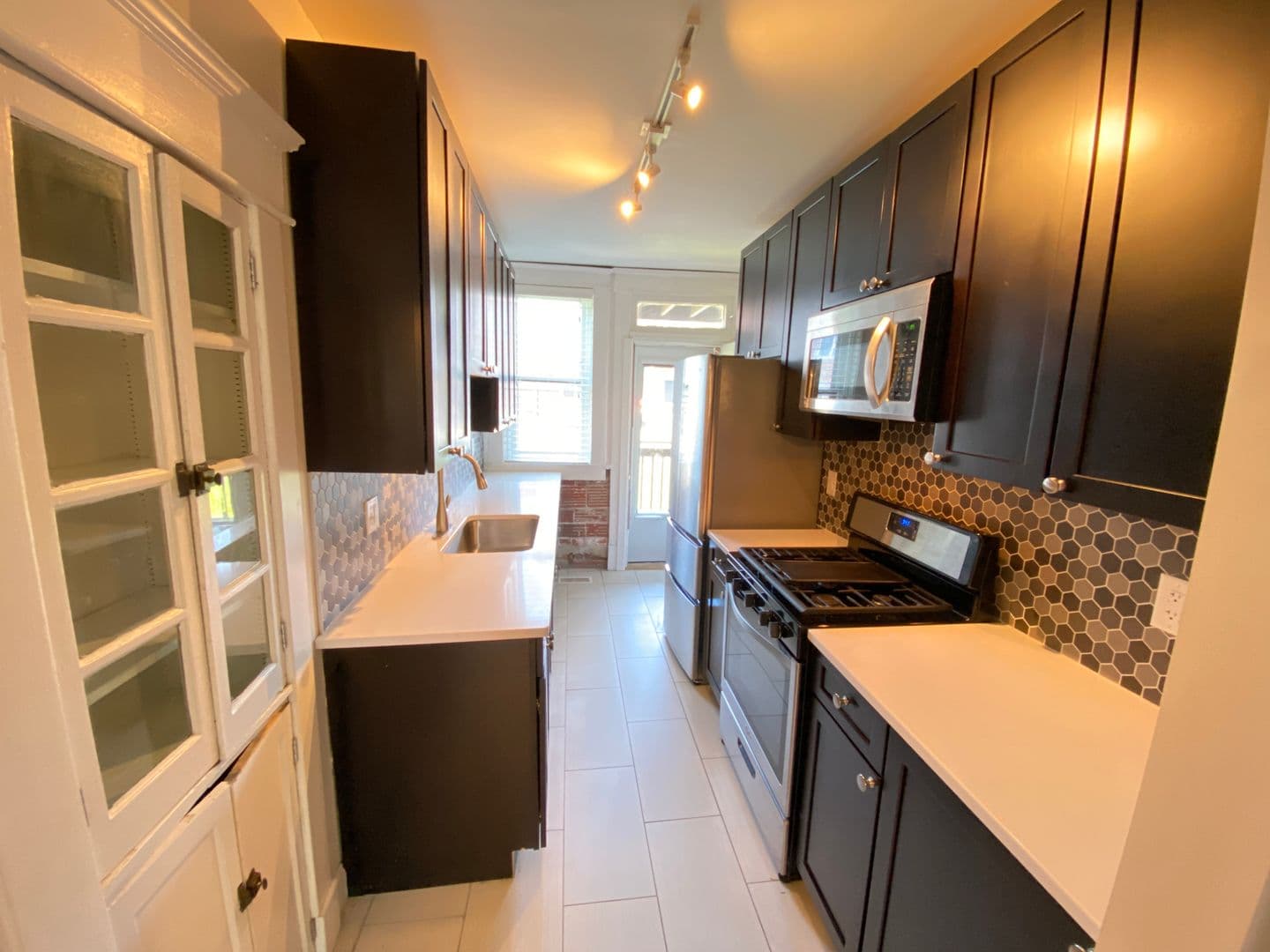 Columbus Apartment: 4-16 E Norwich Ave