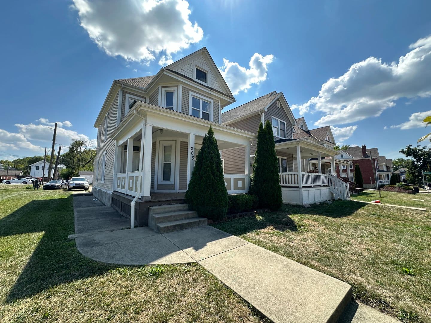Columbus House: 265 E 11th Ave