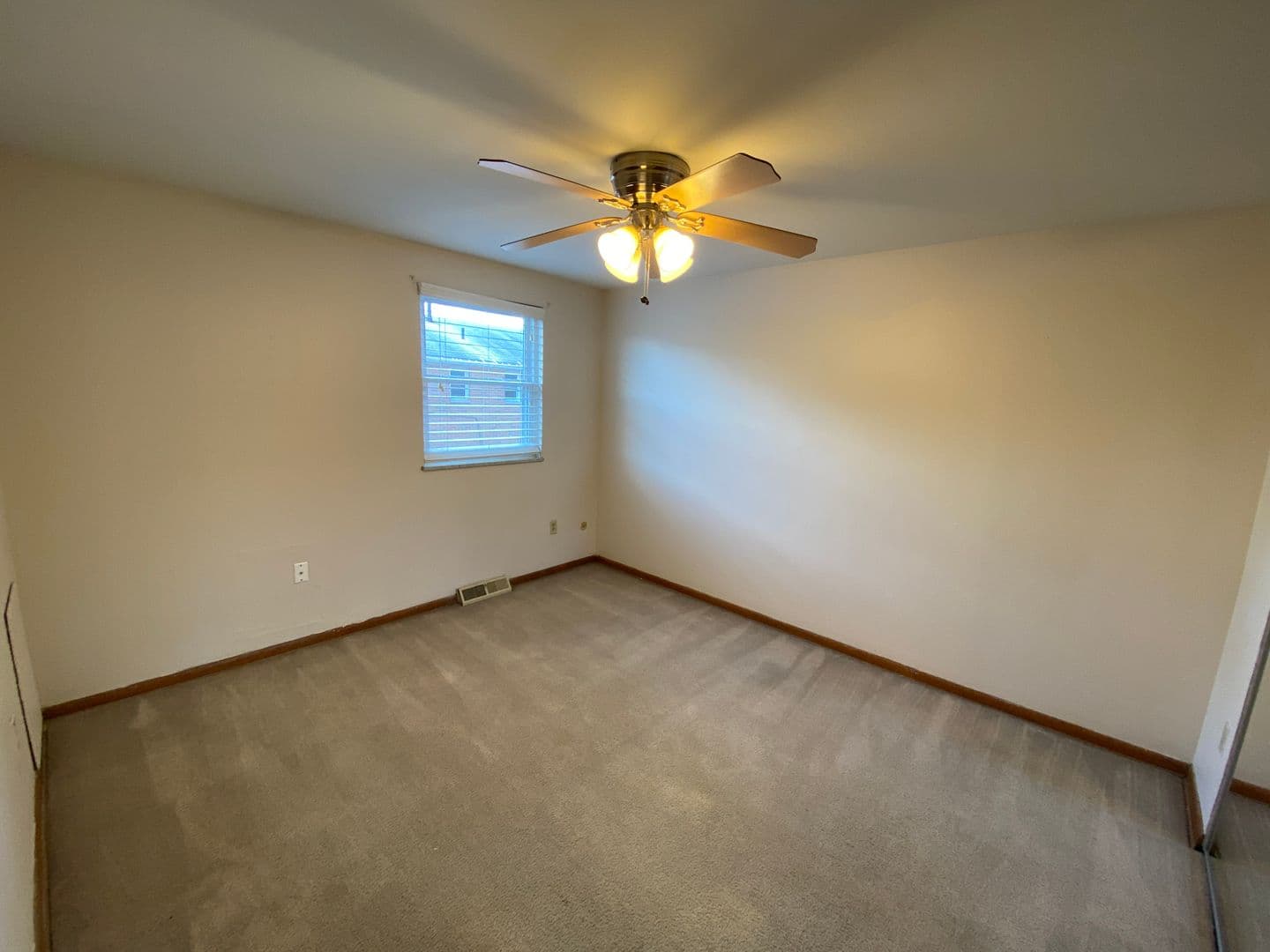 Columbus Apartment: 1444-1466 Worthington St