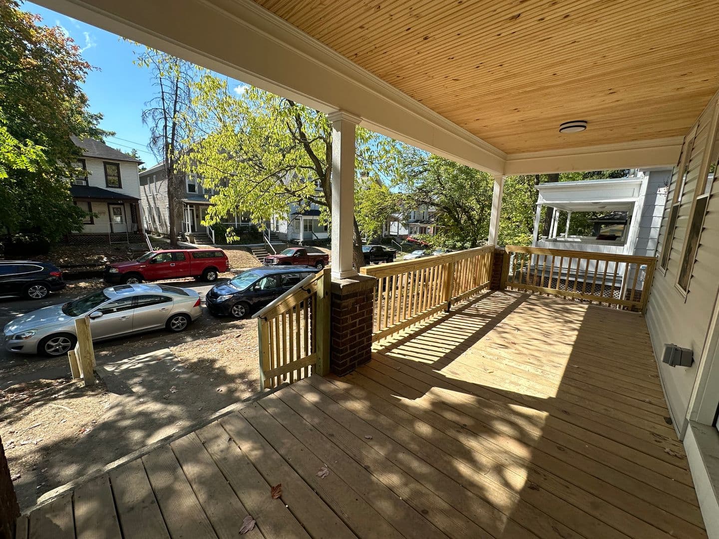 Columbus Apartment: 64 W Blake