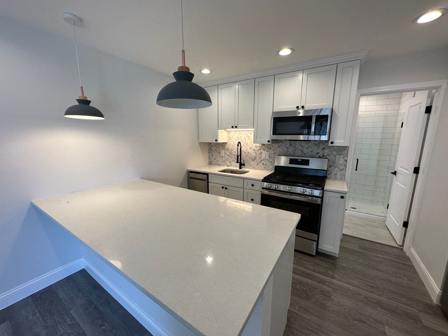 Columbus Apartment: 113 E Lane Ave