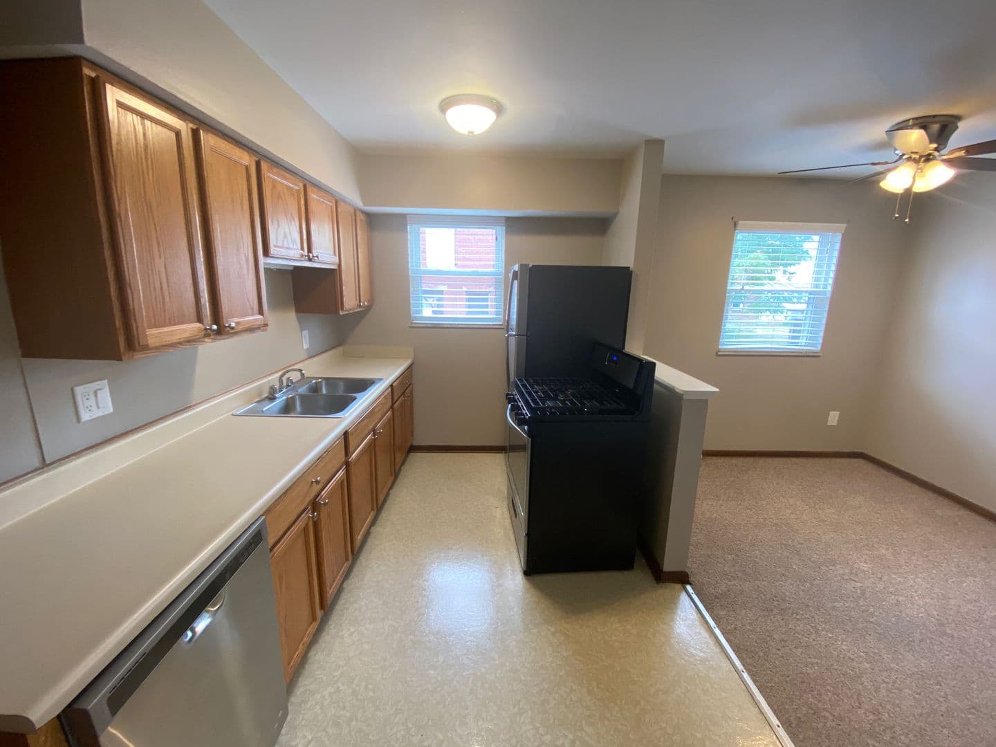 Columbus Apartment: 1444-1466 Worthington St