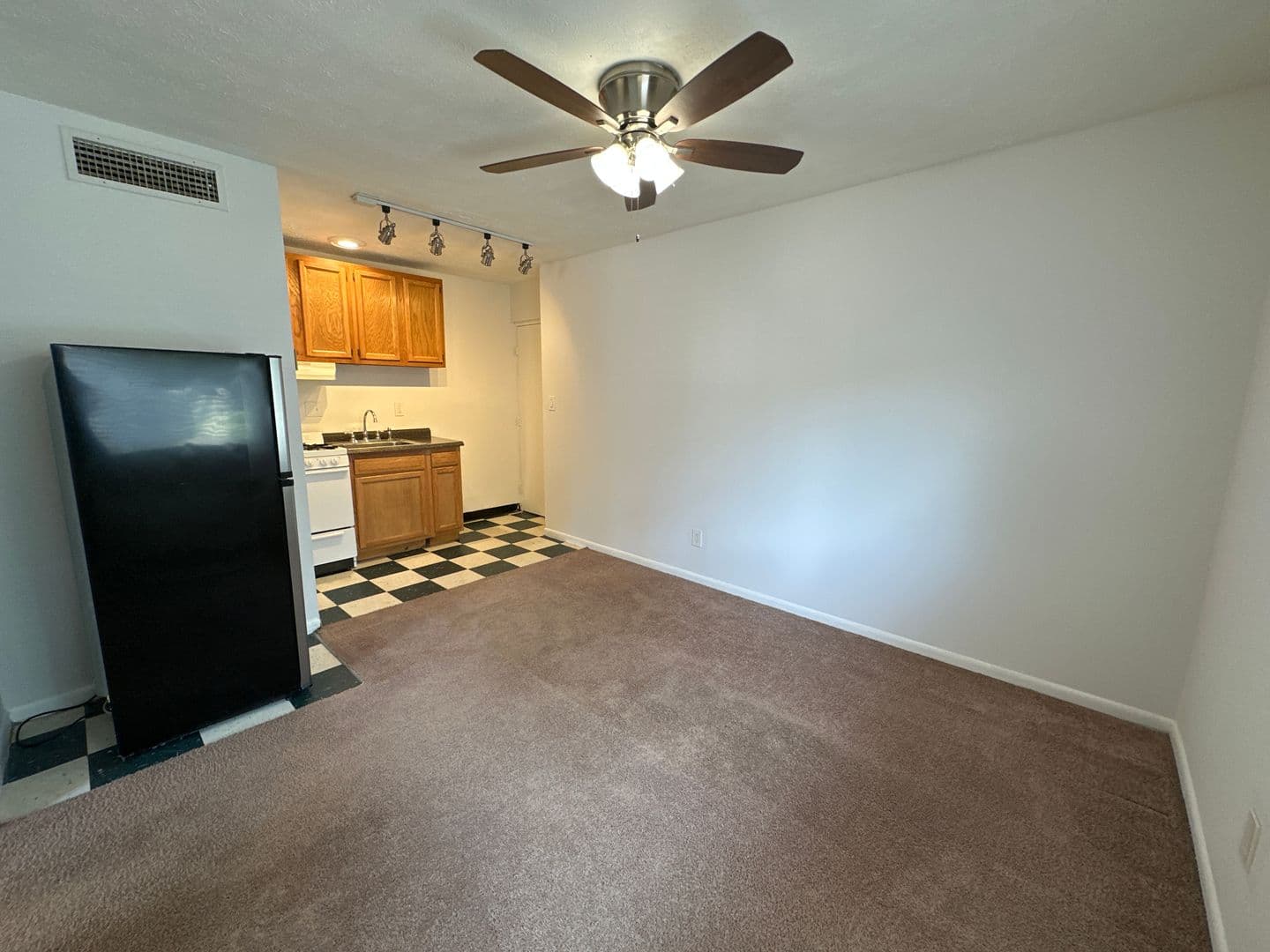 Columbus Apartment: 42-50 W Oakland Ave
