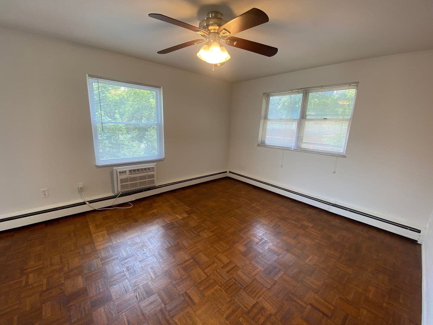Columbus Apartment: 1472-1490 Neil Ave