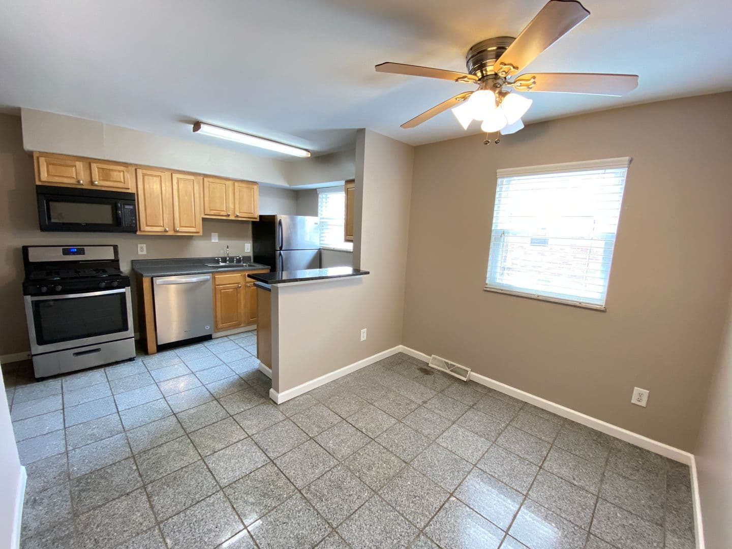 Columbus Apartment: 1444-1466 Worthington St