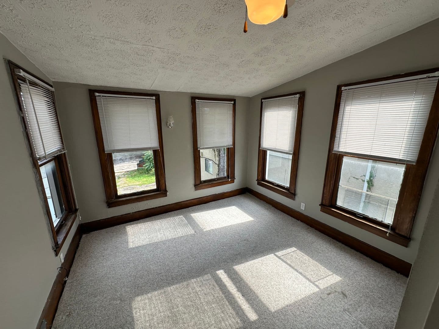 Columbus House: 184 E 12th Ave