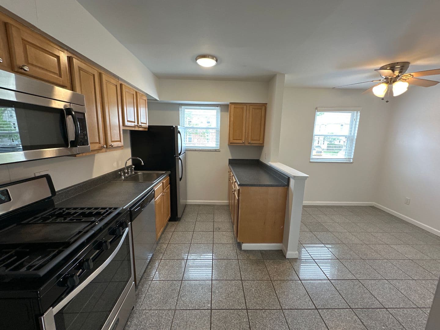 Columbus Apartment: 1444-1466 Worthington St