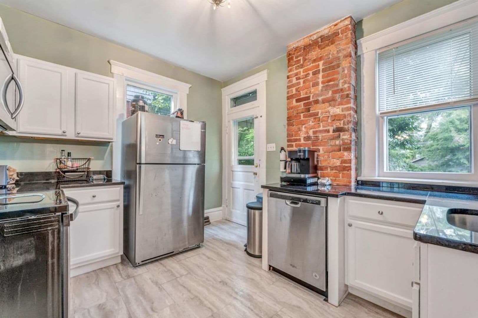 Columbus Apartment: 1497 Belmont Pl