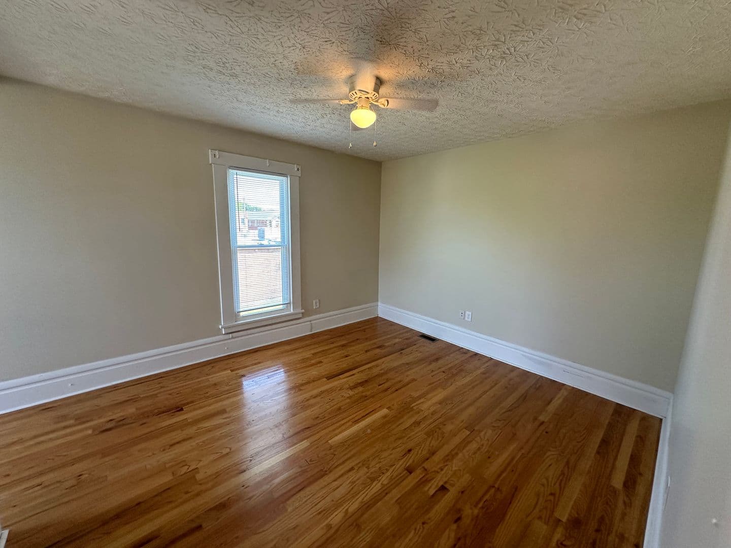 Columbus House: 265 E 11th Ave