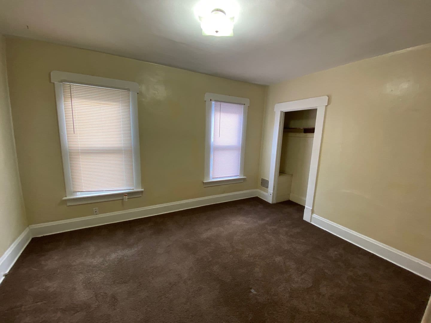 Columbus Apartment: 50 W Maynard Ave