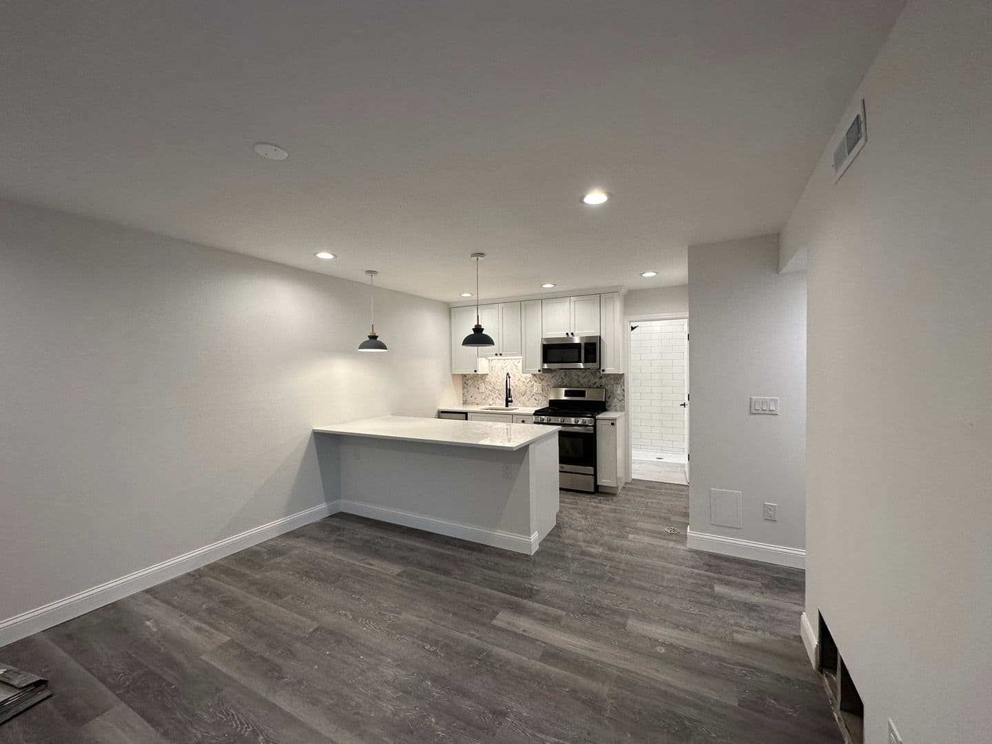 Columbus Apartment: 113 E Lane Ave