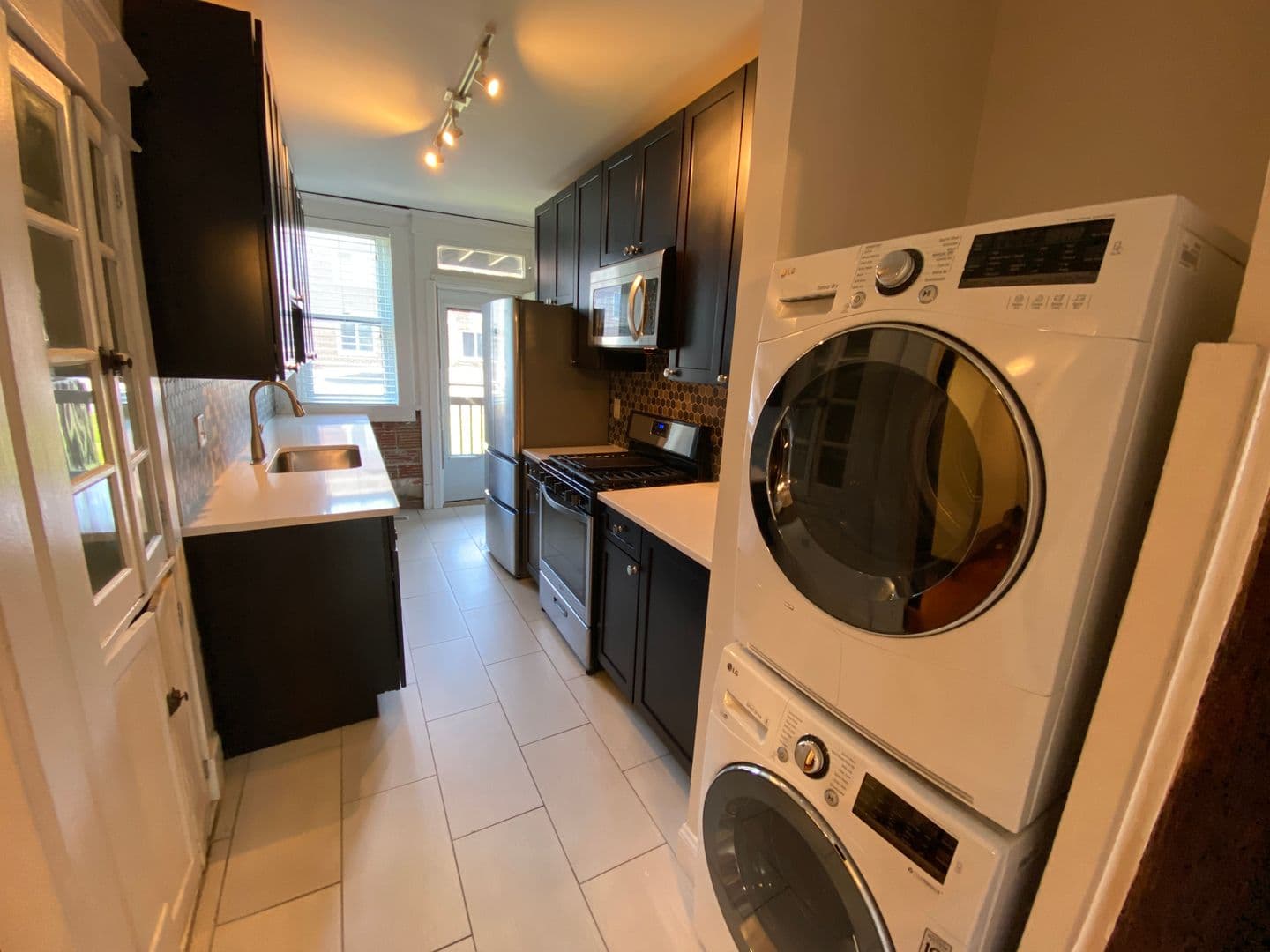 Columbus Apartment: 4-16 E Norwich Ave