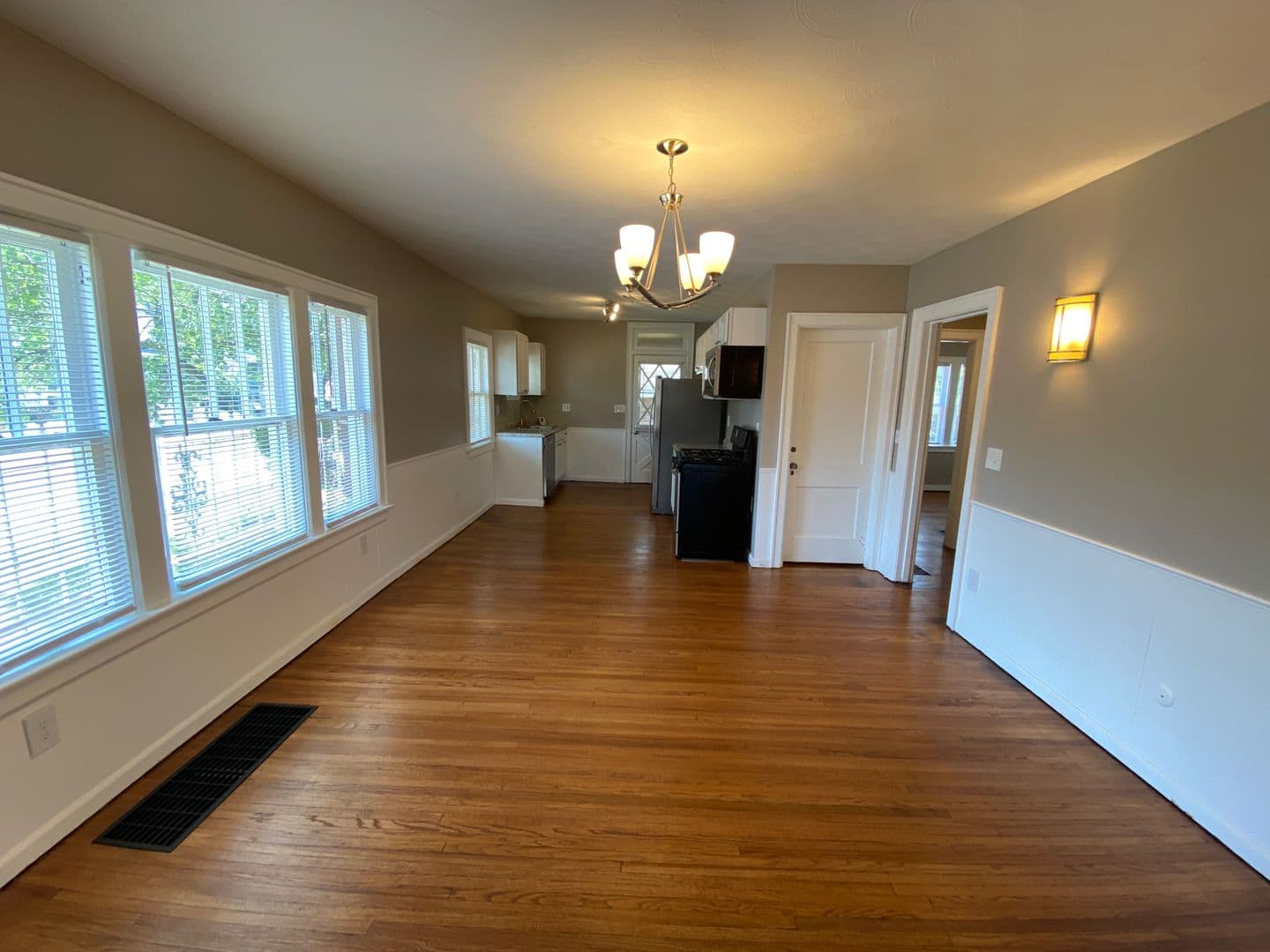 Columbus House: 345 Dana Ave