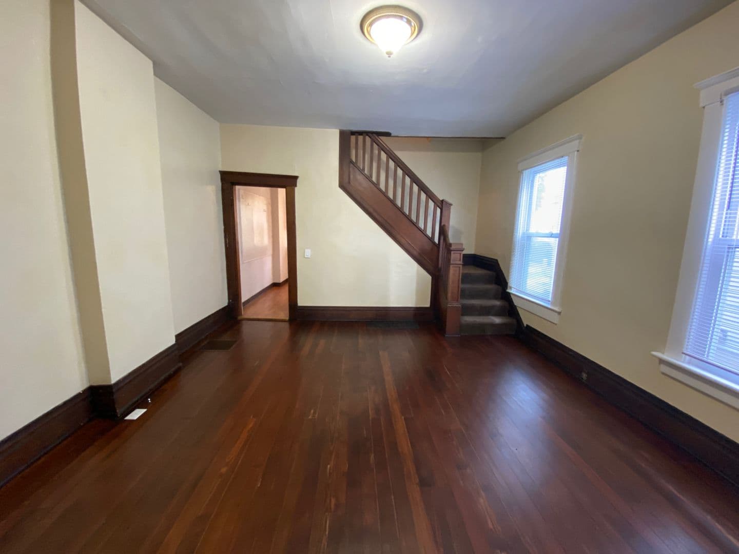 Columbus Apartment: 50 W Maynard Ave
